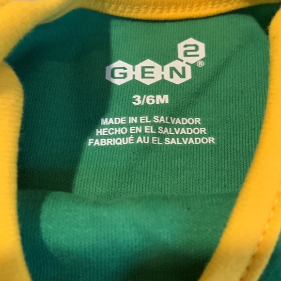 Oregon Ducks Baby Onesie Set of 3. 3-6 months. - Picture 3 of 3